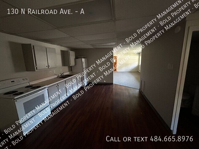 Building Photo - 130 N Railroad St