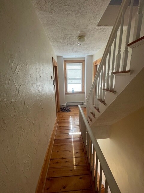 Building Photo - 106 Old Harbor St