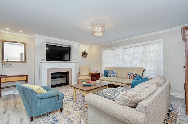 Building Photo - Discover this beautifully updated full brick single-family home in the heart of the historic Wesl...