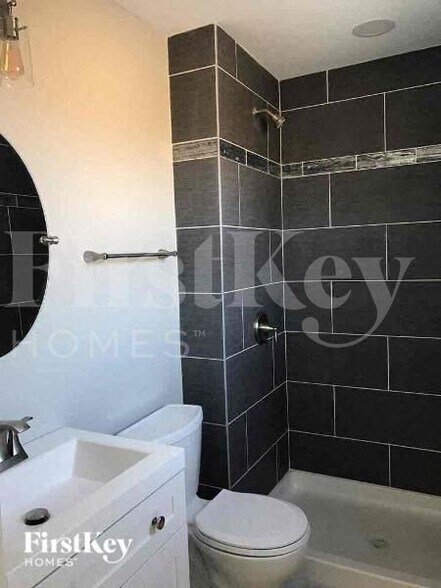 Building Photo - 11814 Featherwood Dr