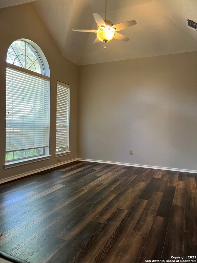Building Photo - 4006 Legend Creek Dr