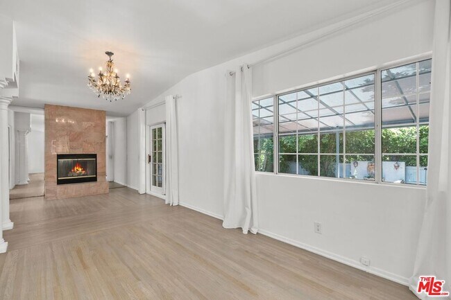 Building Photo - 4442 St Clair Ave