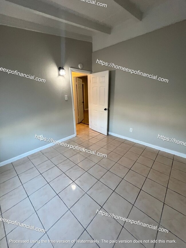 Building Photo - 1221 N Rancho Ave