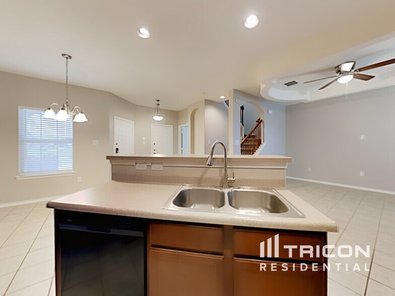 Building Photo - 3802 Bogie Way