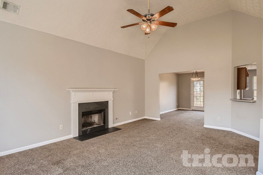 Building Photo - 1401 Lancaster Ct