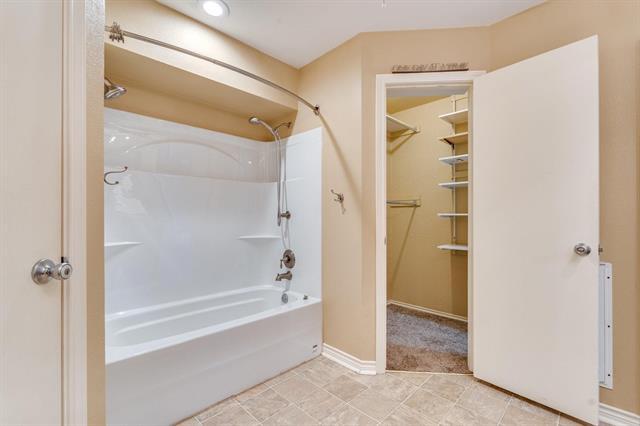 Building Photo - 2512 Silverthorne Dr
