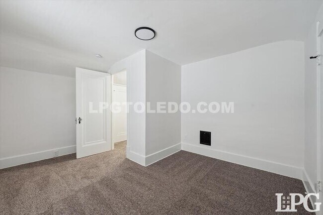 Building Photo - 3617 Homewood Ave