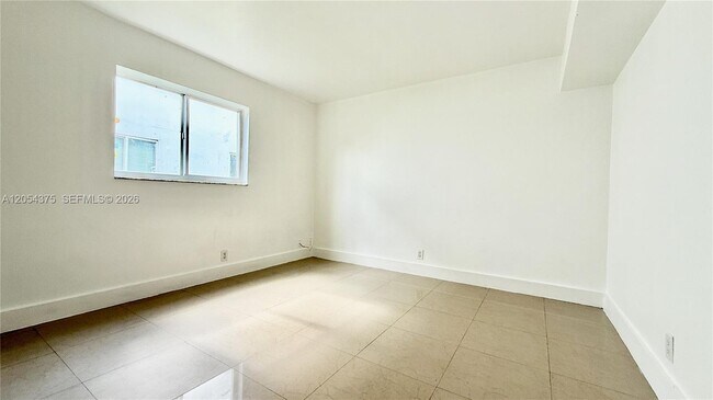 Building Photo - 1548 SW 5th Pl