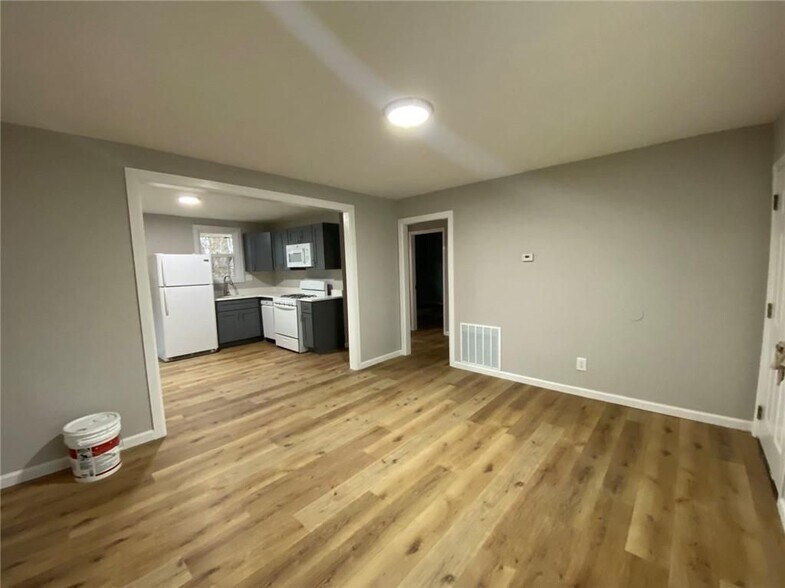 Building Photo - 951 Tilden St NW