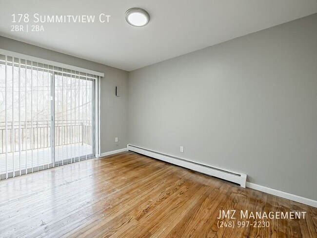 Building Photo - 178 Summit View Ct