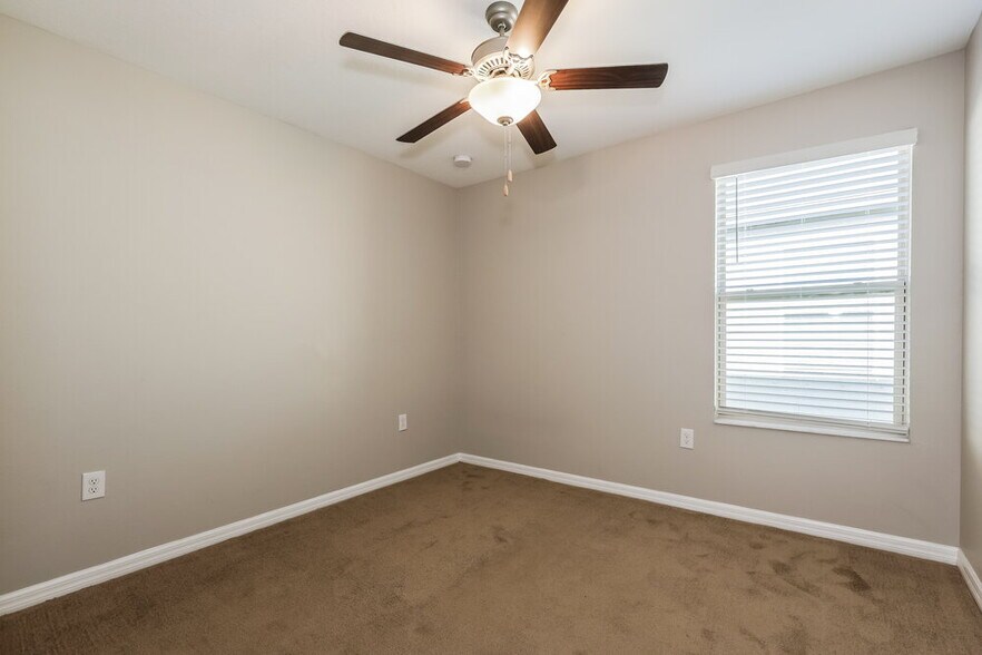 Building Photo - 7219 Spring Snowflake Ave