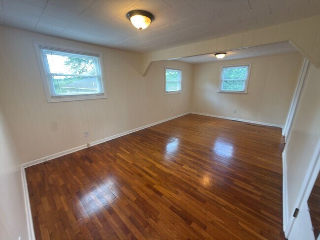 Building Photo - Christiansburg, 3 BR / 1 BA, Available for rent