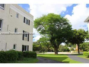 Building Photo - 2845 Granada Blvd