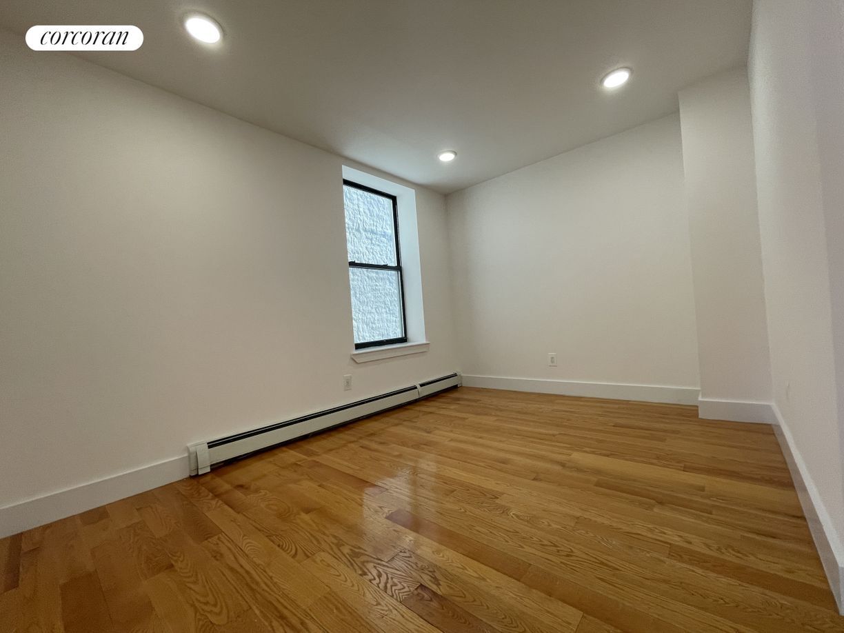 Building Photo - 506 Manhattan Ave