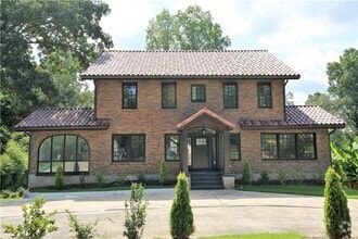 Building Photo - 957 Briarcliff Rd NE