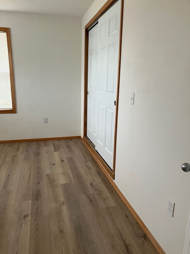 Building Photo - 3 Bedroom 2 bath house in Newberg