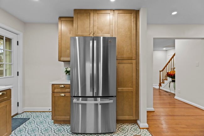 Building Photo - 549 Claymont Dr