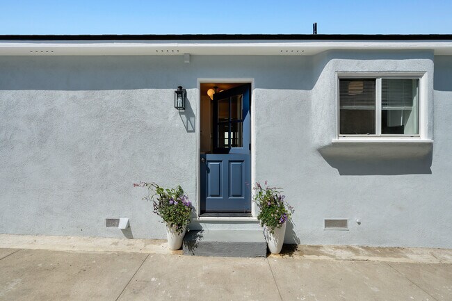 Building Photo - 616 Marine Ave