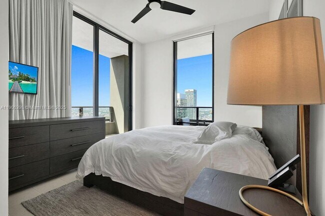 Building Photo - 159 NE 6th St