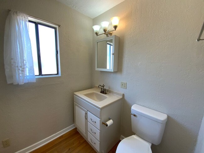 Building Photo - 3 Bedroom Single Story Home Near Gibson Blvd SE & Louisiana Blvd SE!