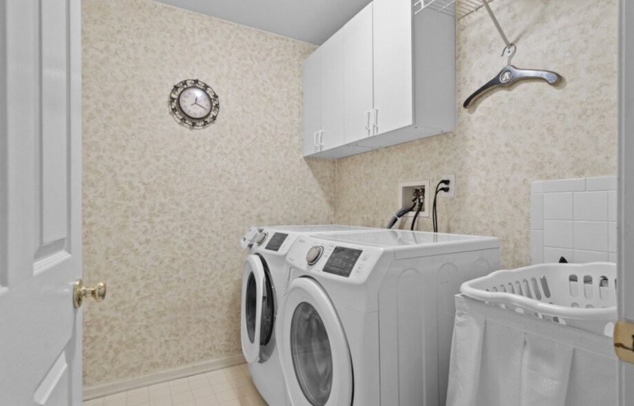 Building Photo - 14 Minuteman Ct