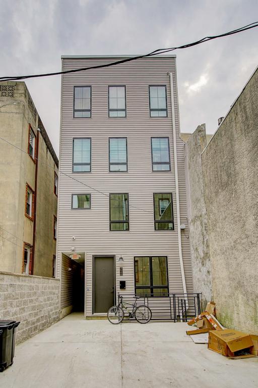 Building Photo - 728 S 10th St