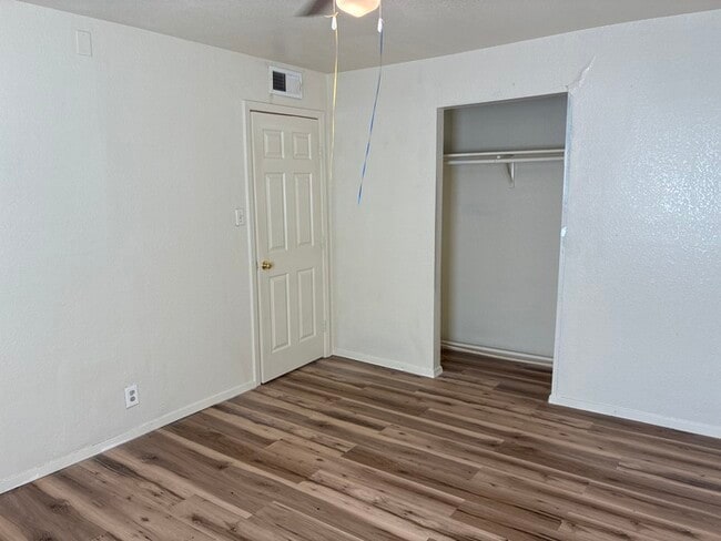 Building Photo - Move-In Ready 2BR Home in Taylor, TX