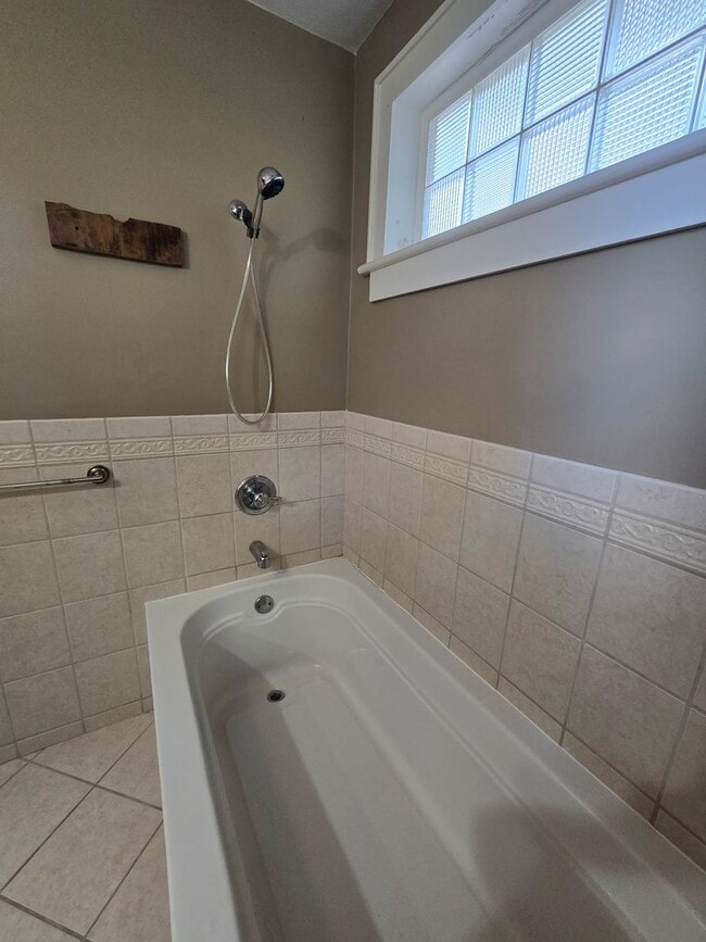Building Photo - Oceanview 3 bedroom Cottage