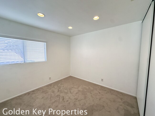 Building Photo - Move-in ready home in Carlsbad!