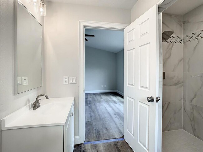 Building Photo - 12703 Tanja King Blvd