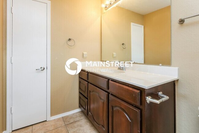 Building Photo - 3 Bedroom Pet-Friendly Home in Fort Worth,...