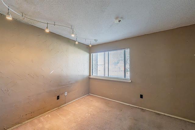 Building Photo - 2312 Balsam Dr