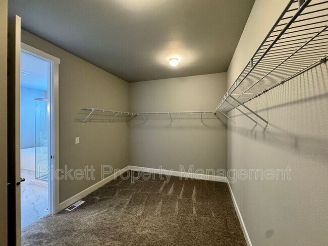 Building Photo - 3835 SW ALAVA COURT