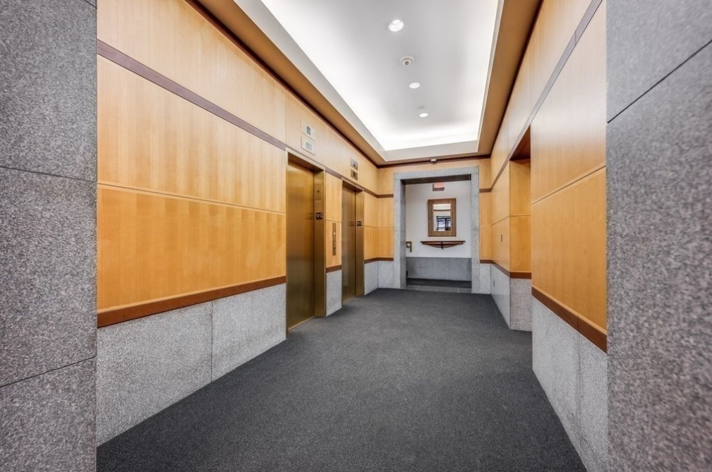 Building Photo - 931 Massachusetts Ave