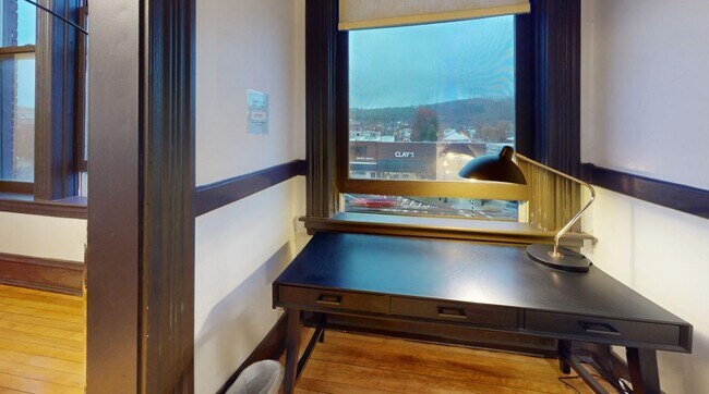 Building Photo - 101 Main St