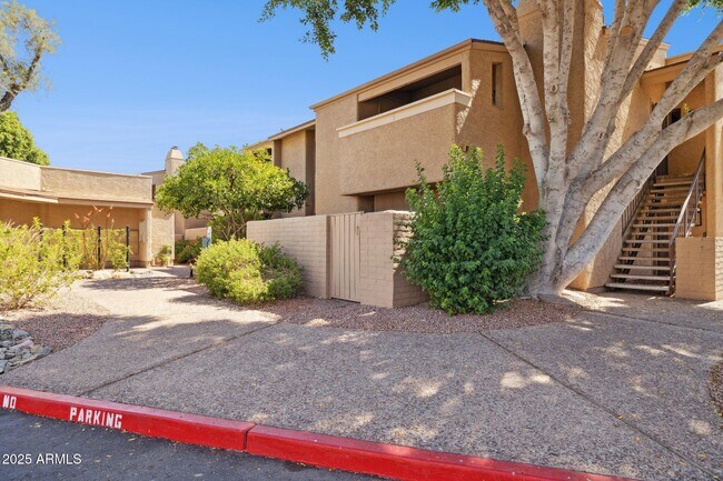 Building Photo - 7950 E Starlight Way