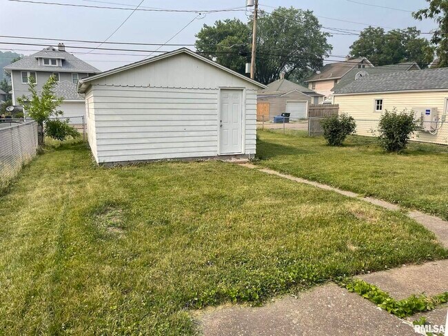 Building Photo - 3638 Johnson Ave