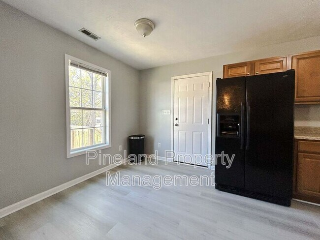 Building Photo - 341 Kingdom Estate Dr