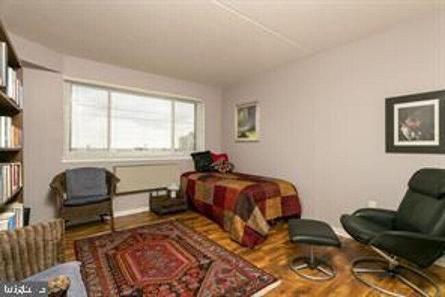 Building Photo - Bi-Level Penthouse with 3 Balconies & Delaware River Views | 3 Bed, 3 Bath | Society Hill