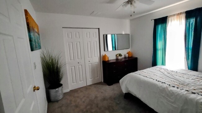 Building Photo - 1519 W 17th St