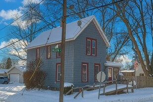 Building Photo - 116 Allen St