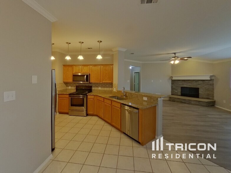 Building Photo - 716 Sequoia Dr