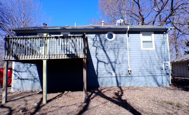 Building Photo - Spacious 4 bedrooms and 2 full baths home located on S Franklin St in Spring Hill