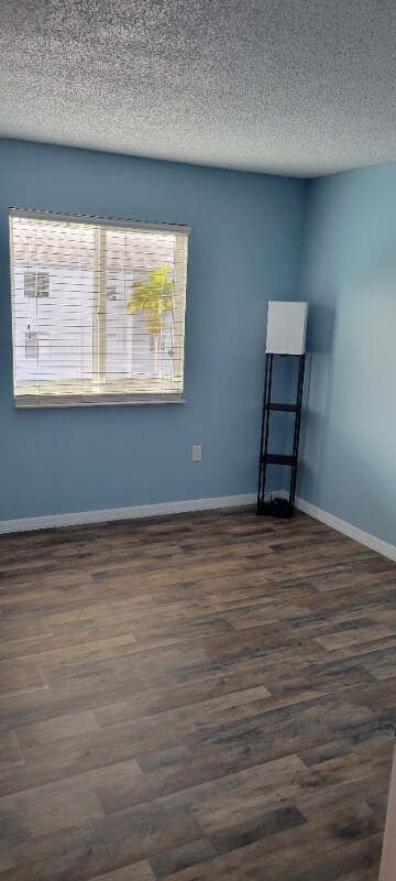 Building Photo - 13300 Walsingham Rd