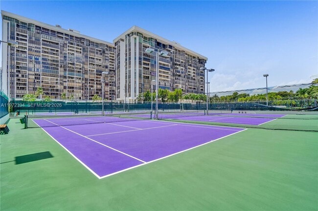 Building Photo - 1865 Brickell Ave