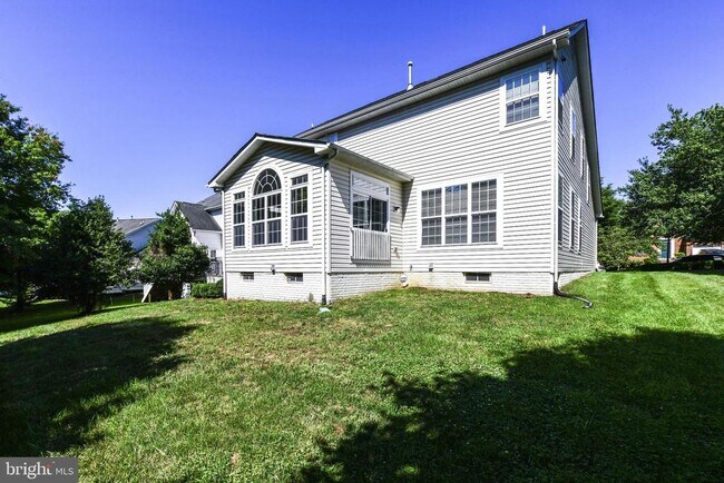 Building Photo - 13003 Belle Meade Trace