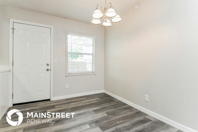 Building Photo - 4485 Canna Dr