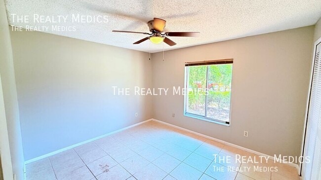 Building Photo - 124 Clear Lake Cir