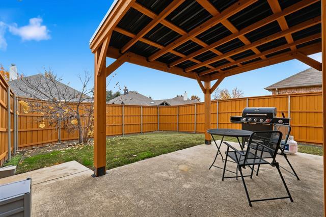 Building Photo - 2122 Trickling Creek Dr