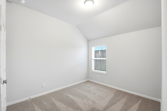 Building Photo - 2106 Villa Flora Ln